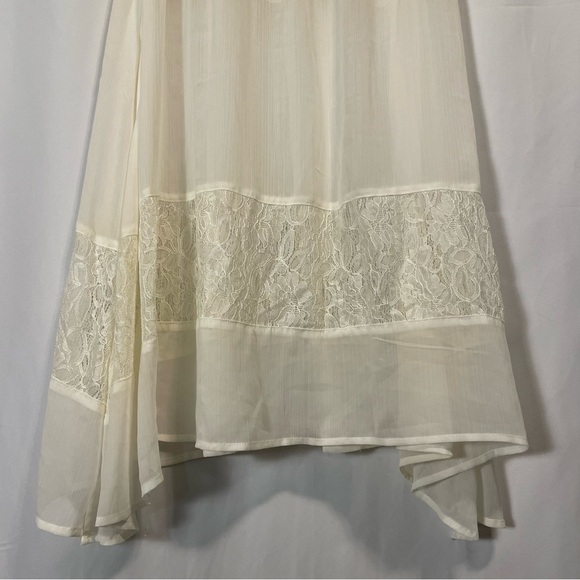 Hollister Lace Skirt - Picture 3 of 9